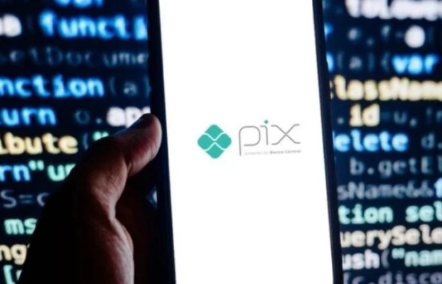 Entenda a diferença entre débito automático e Pix Automático e como definir regras no app