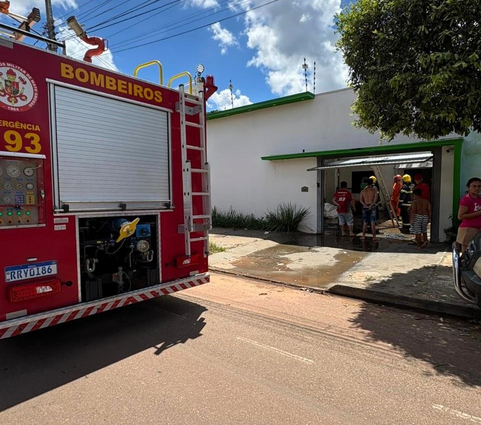 Corpo de Bombeiros combate princípio de incêndio em usina fotovoltaica em Sinop