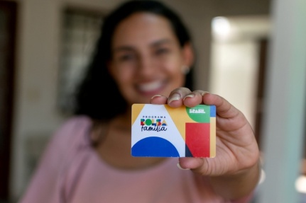 Bolsa Família começa a ser pago a 18,9 milhões de beneficiários na quinta-feira