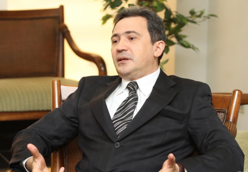 Desembargador afastado critica STJ e pede para voltar ao cargo