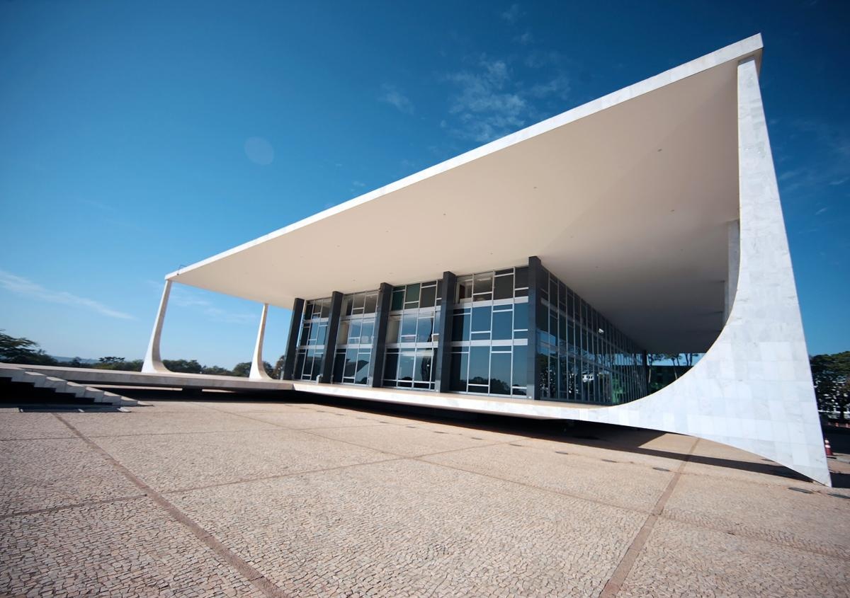 STF derruba a lei de cidade brasileira que proibiu as cotas raciais nas universidades