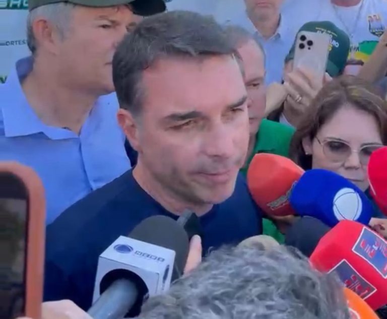 Flávio descarta 'palanque aberto' e diz que pedirá votos a Fagundes e Medeiros