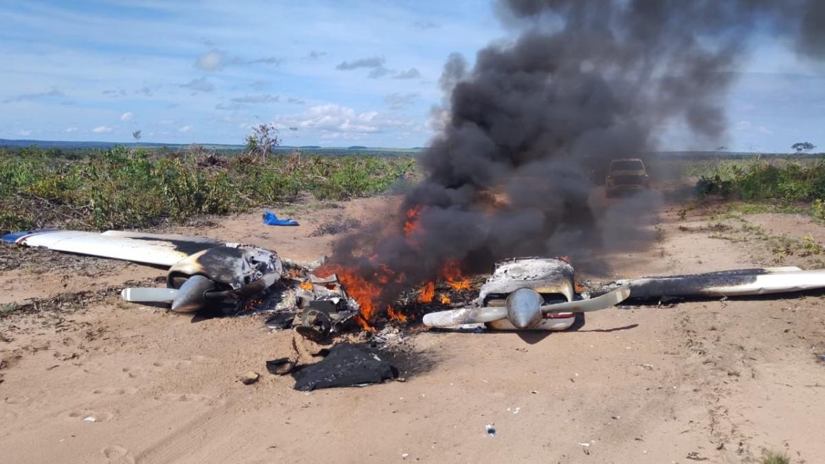 Perícia aponta incêndio criminoso em avião com vestígios de cocaína