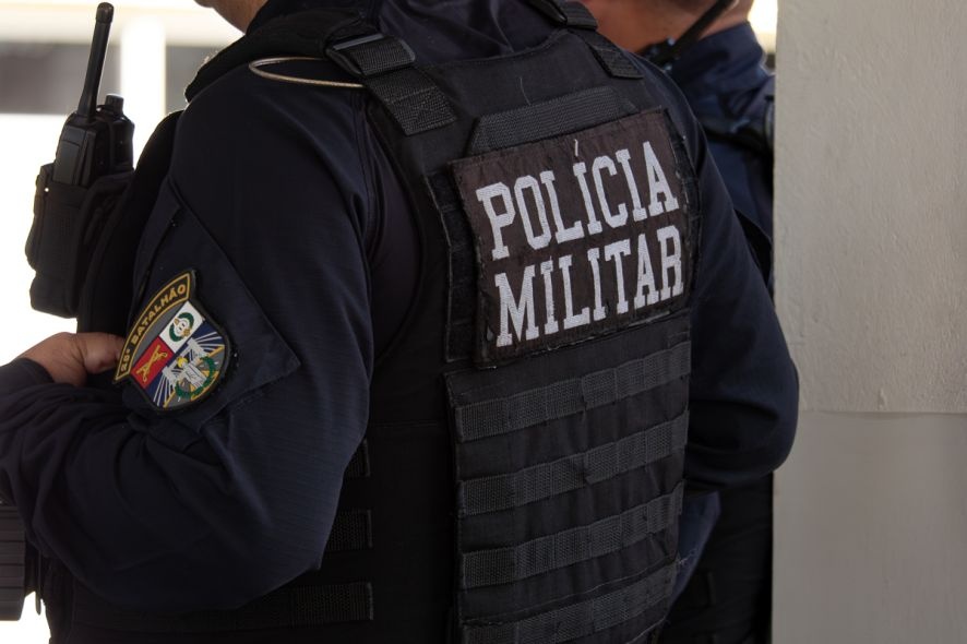Faccionados invadem casa e matam mulher a facadas na frente do marido