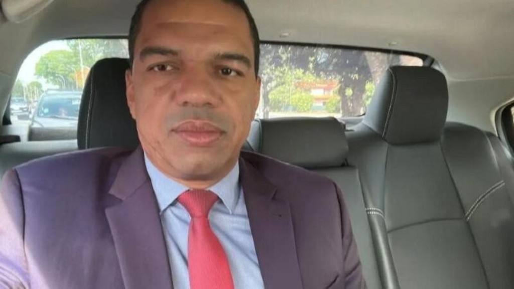 Tornozeleira e recolhimento noturno: veja as regras impostas por Zanin para soltura de lobista
