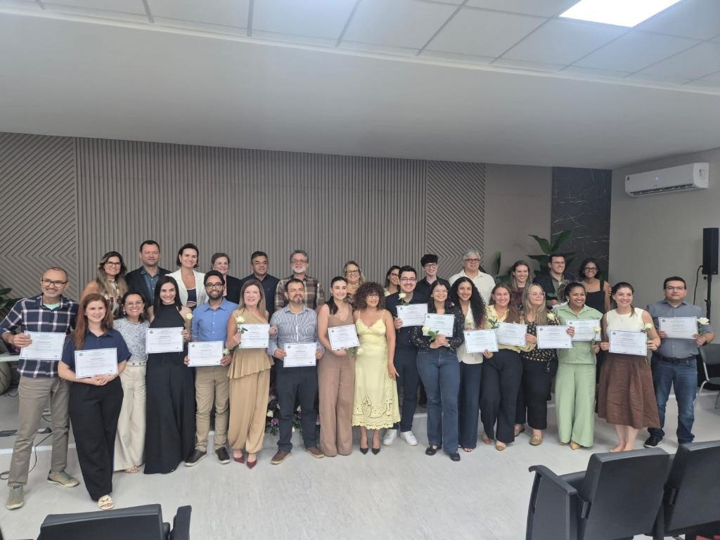 SES forma mais 19 médicos especialistas em hanseníase