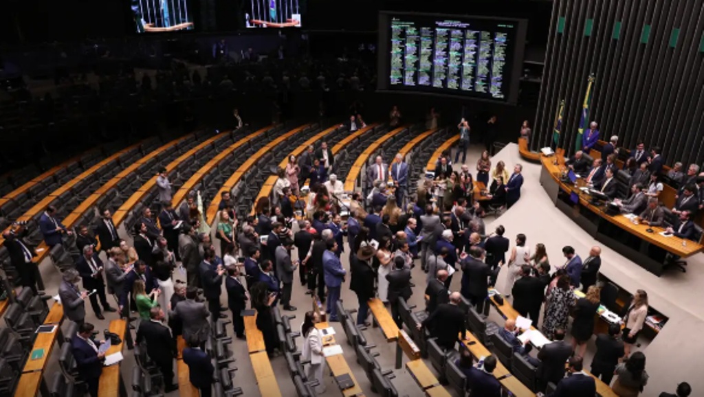 Congresso derruba veto de Lula e mantém PL da Dosimetria