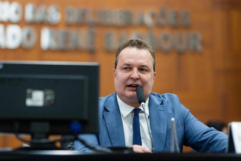 'Não se pode colocar todos no mesmo saco', diz Max Russi sobre operação contra deputado Elizeu Nascimento