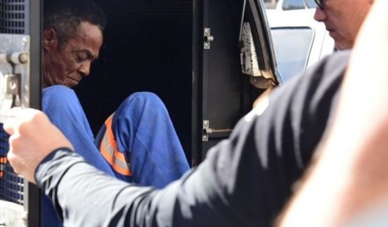 Homem mata esposa a facadas, procura delegacia e confessa crime em Várzea Grande