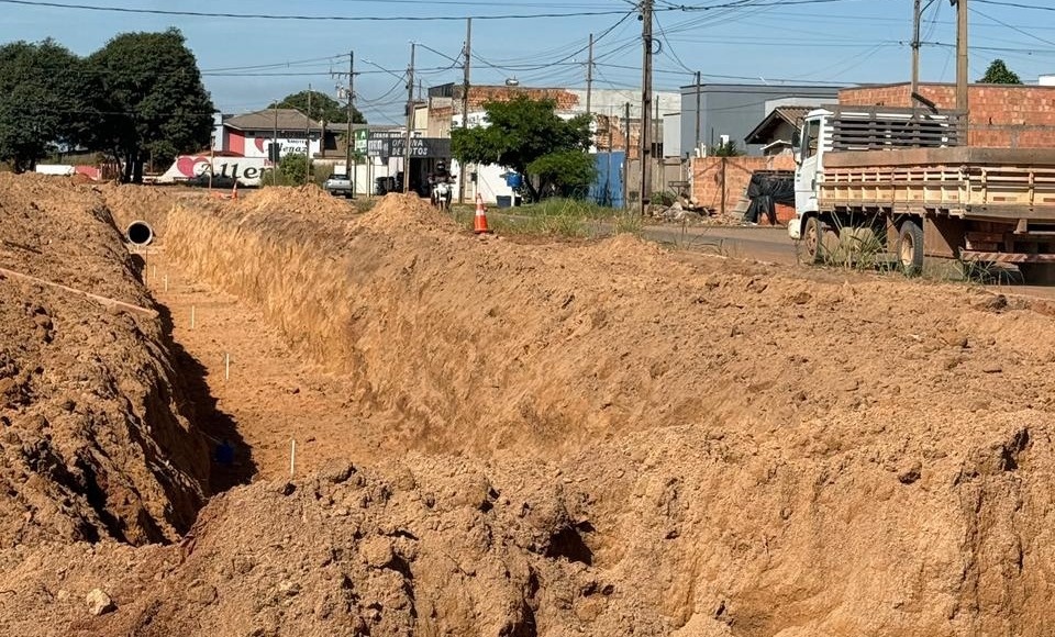 Prefeitura dá início a pavimentação de 13 pontos críticos