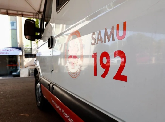 Bebê morre após parada cardíaca e babá ri durante ligação com o Samu em SC
