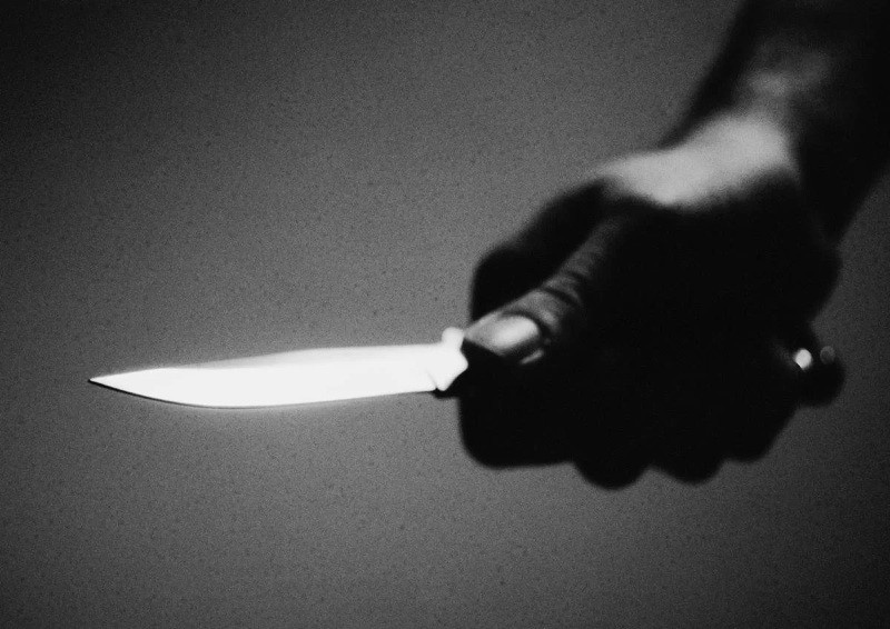Sobrinho vê tia sendo agredida e mata o marido dela a facadas