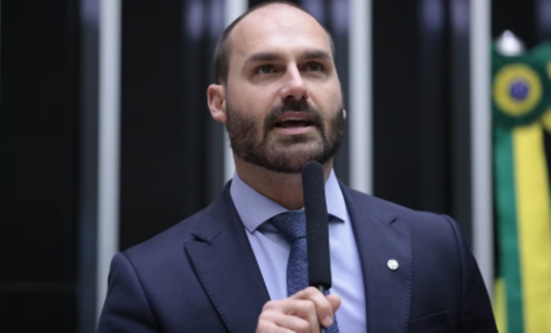 PGR pede condenação de Eduardo Bolsonaro por pressão contra ministros do STF