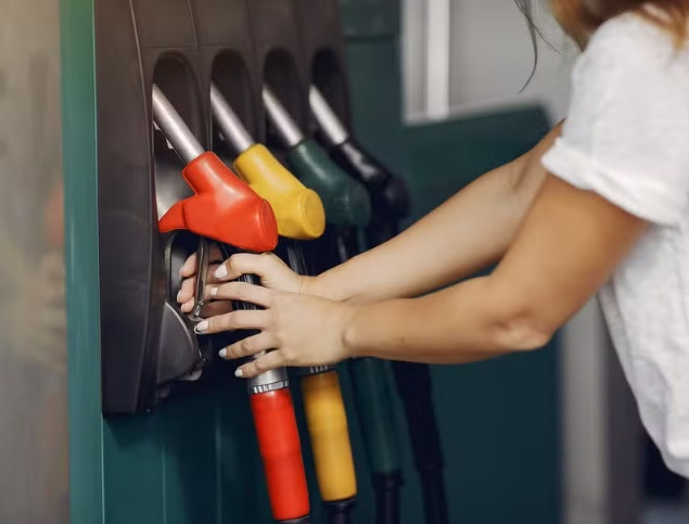 Governo edita MP para conter gasolina com subvenção de até R$ 0,89 o litro