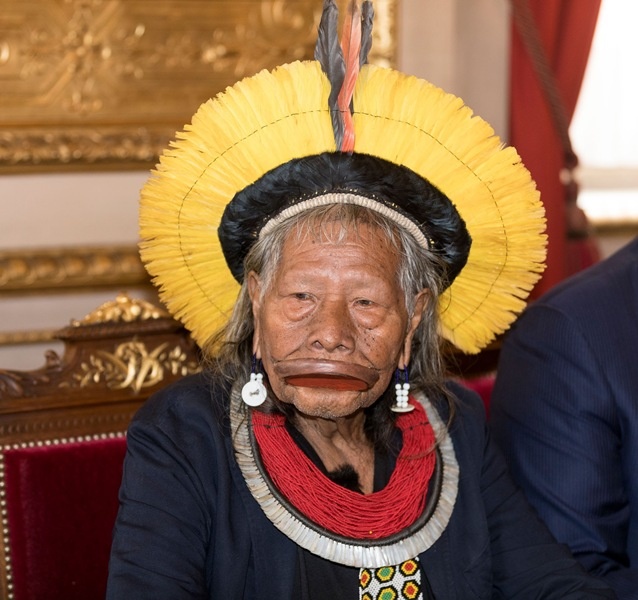 Cacique Raoni volta a ser internado em UTI em Sinop e apresenta quadro estável