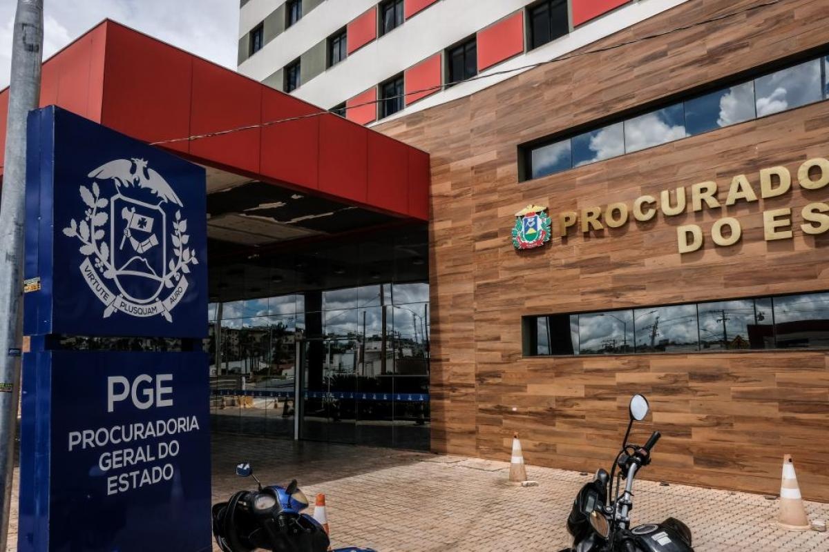 PGE alega 'tudo esclarecido' e nega ida de procuradores à AL