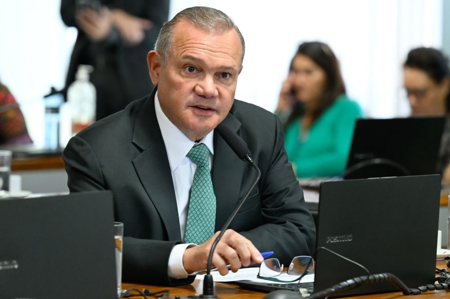 'Muda muito', diz WF sobre possibilidade de Max Russi disputar