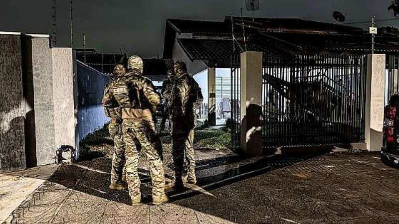 Adolescente invade residência, atira em morador e acaba morto em confronto com a polícia