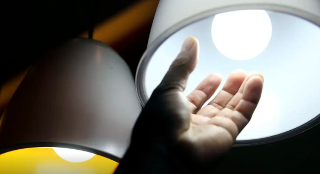 Aneel aprova R$ 5,5 bi para reduzir conta de luz em 22 distribuidoras