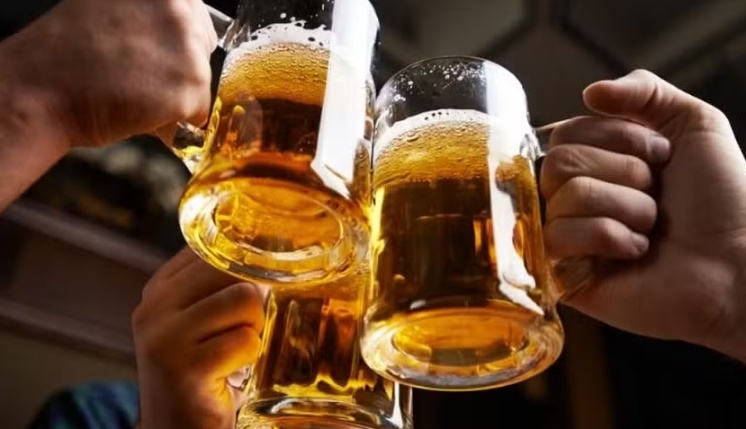 Número de cervejarias bateu recorde no Brasil, mas produção caiu quase 9% em 2025