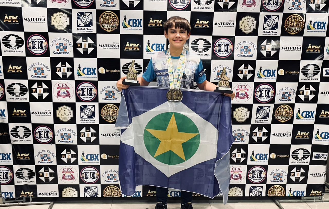 Jovem Sinopense conquista dupla coroa no Brasileiro Sub-12 de Xadrez em Recife