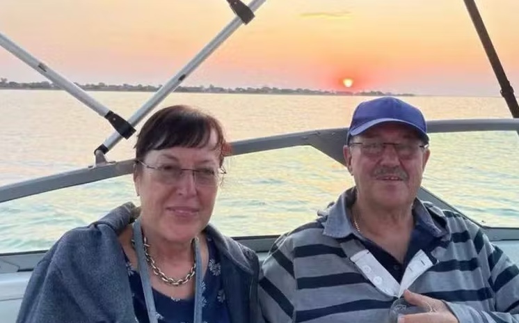 Casal é morto a facadas, e corpos são jogados em rio infestado de crocodilos