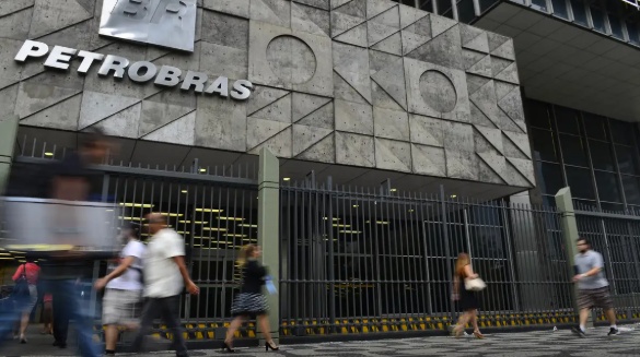 Petrobras anuncia alta de R$ 0,04 na gasolina vendida a distribuidoras