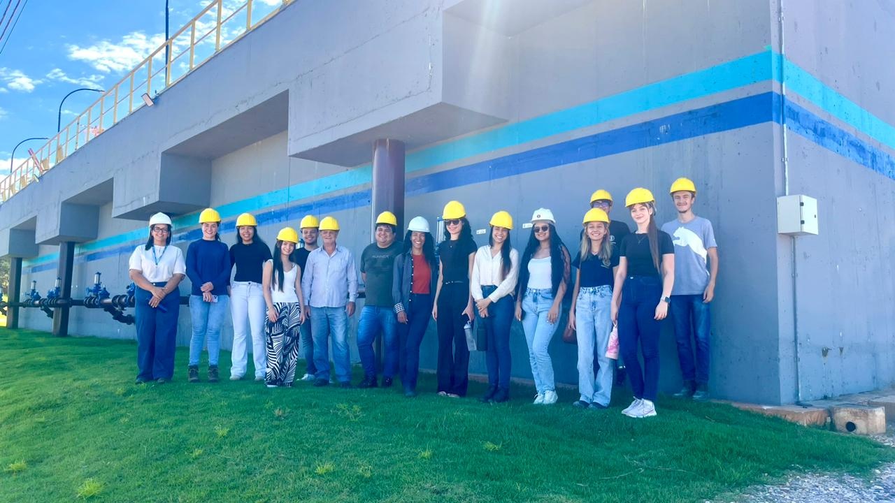 Alunos da Unemat visitam Estação de Esgoto da Águas de Sinop