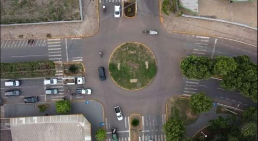 Prefeitura inicia implantação de novo semáforo na Figueiras com Jacarandás na segunda