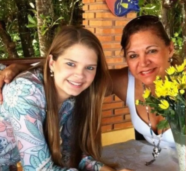 Médica de Cuiabá aguardava visita da mãe que morreu após cair da escada de avião em SP