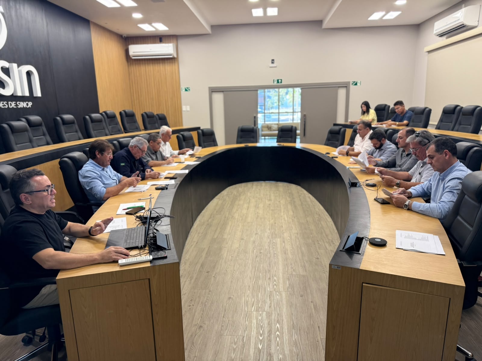 Grupo analisa relatório para criar Universidade Federal em Sinop