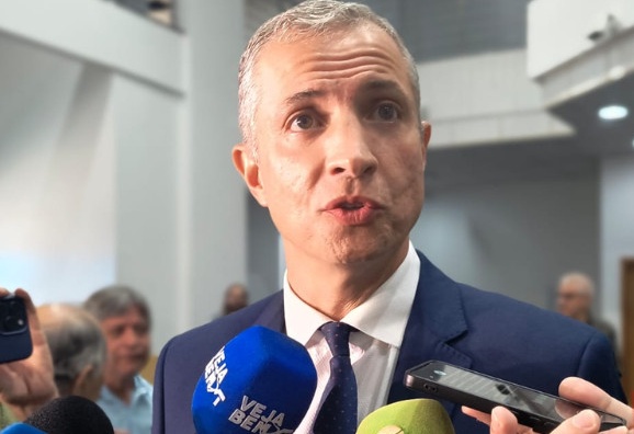 Faissal nega ser 'braço direito' de desembargador e entrega celular à PF