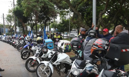 Governo prepara linha de crédito para motociclistas de aplicativos