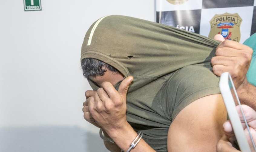Acusado diz que matou vítima a pedradas e queimou corpo