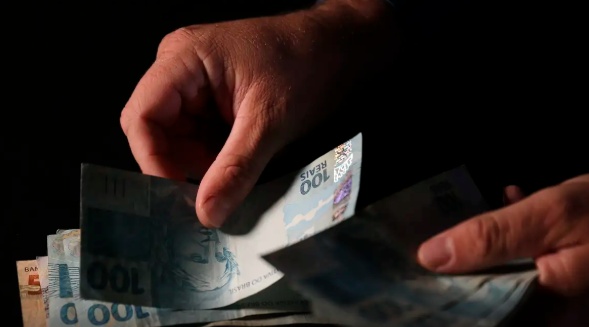 Brasileiros sacaram em abril R$ 482,8 milhões esquecidos em bancos