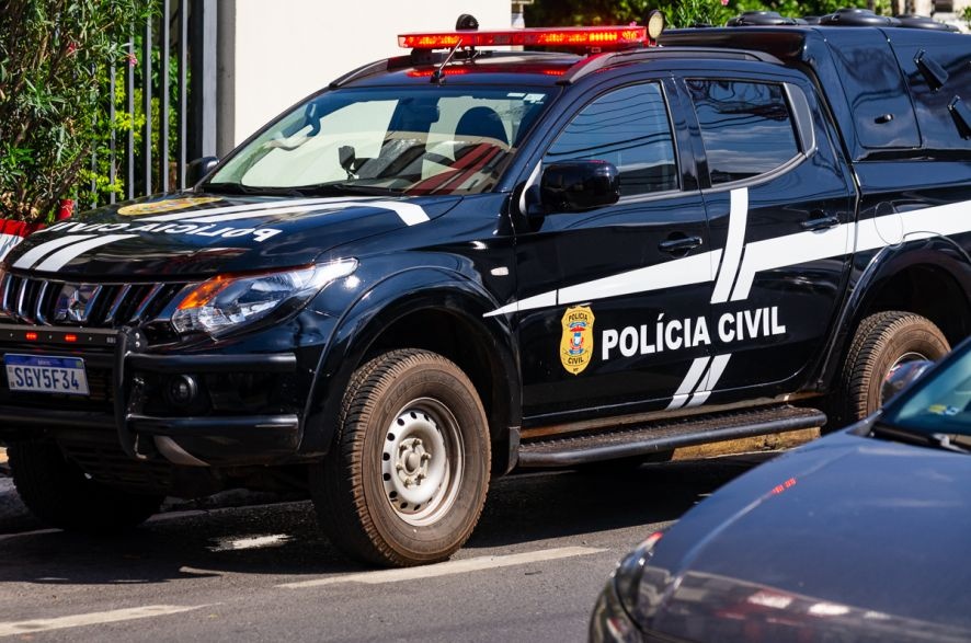 Acusado de extorsão morre ao reagir a mandado de prisão em MT