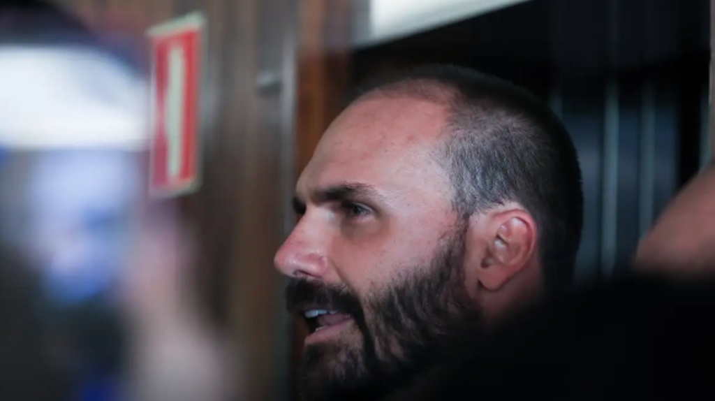 Por unanimidade, STF condena Eduardo Bolsonaro no caso do tarifaço
