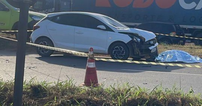 Mulher morre em colisão entre moto e carro na BR-163 em Sinop