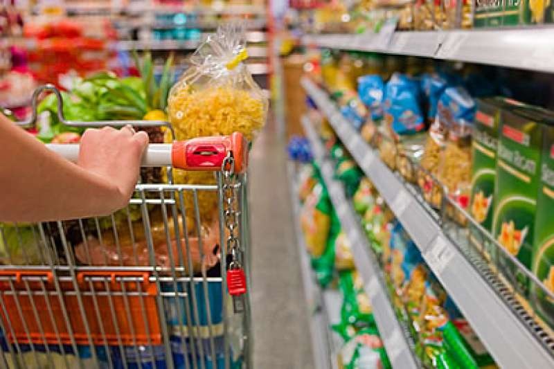 Custo de transporte recua, mas alimentos mantém inflação local alta