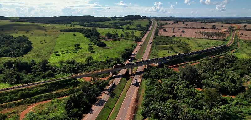 Vídeo mostra operações e trilhos da ferrovia estadual de MT; a primeira no Brasil