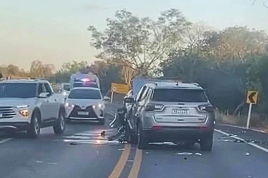 Três pessoas morrem em grave colisão entre Voyage e Jeep em MT