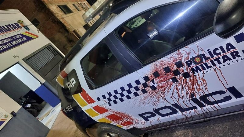 Homem agride a namorada e acaba morto em confronto após atacar PM com facão