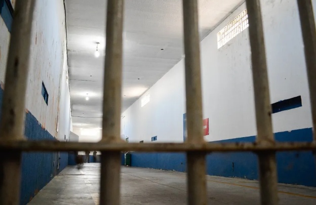 Presos sem visitas são autorizados a fazer ligações por videochamadas em MT