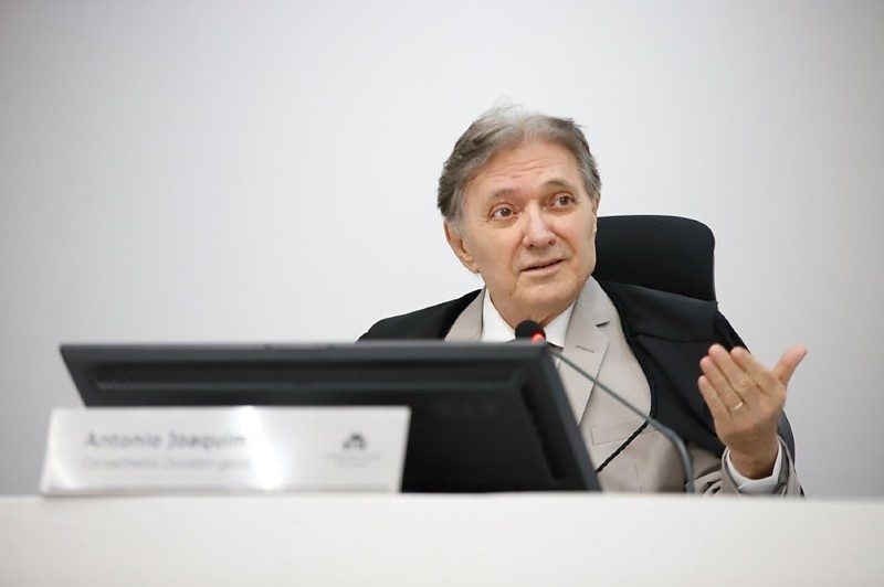 TCE vê indícios de sobrepreço e suspende licitação de R$ 257 milhões para energia solar