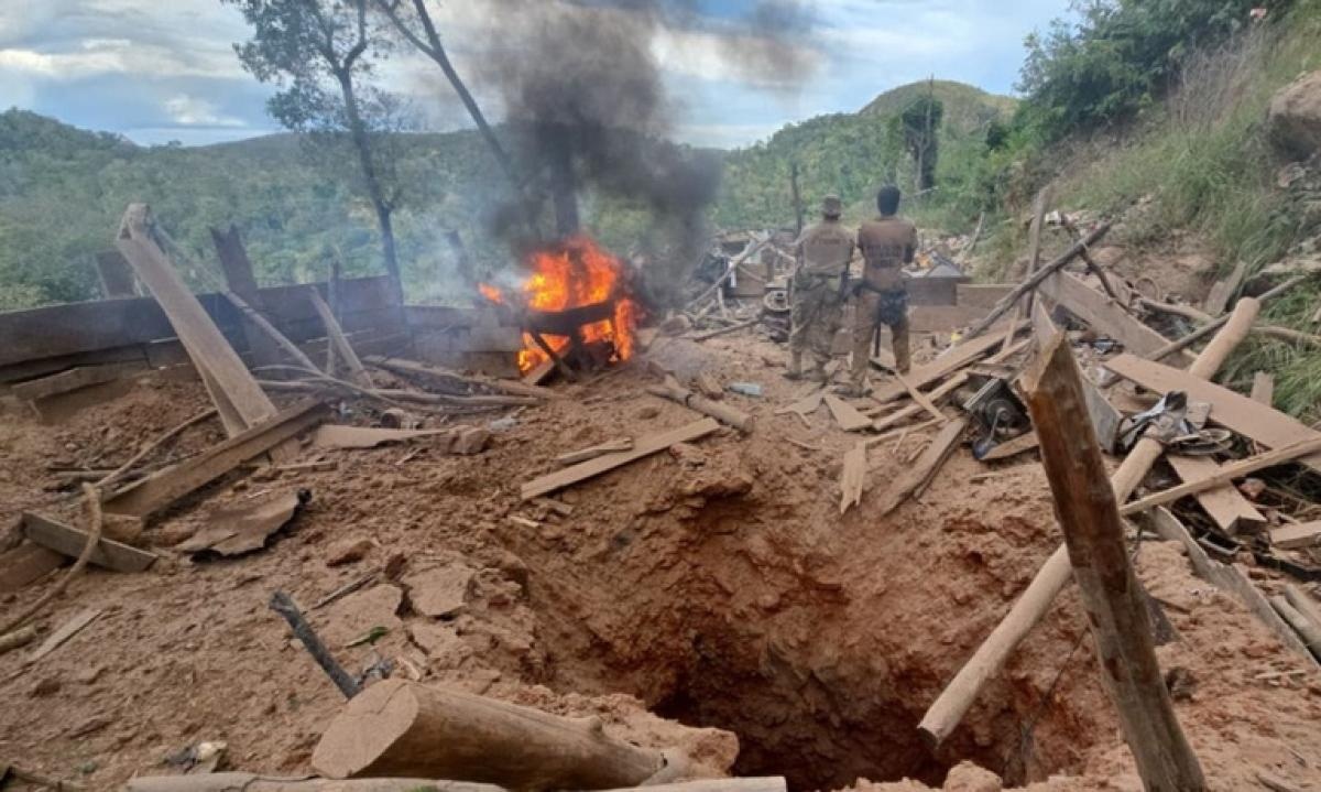 PF destrói bunkers e túneis em garimpo ilegal da TI Sararé