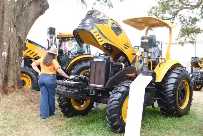 Setor de máquinas agrícolas prevê queda nas vendas de até 20% em 2026