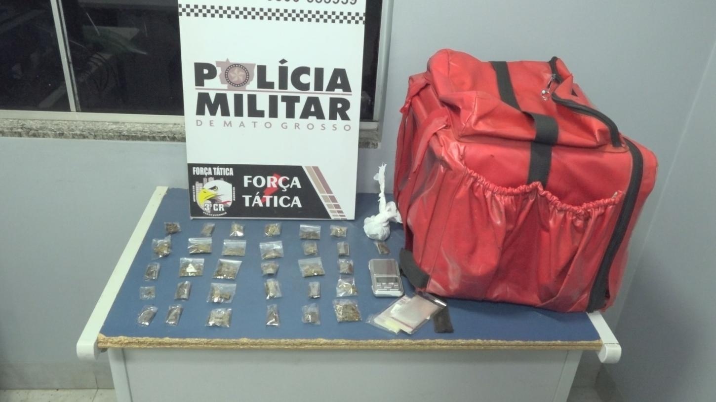 Força Tática prende suspeito de tráfico de drogas que atuava por delivery em avenida após denúncias