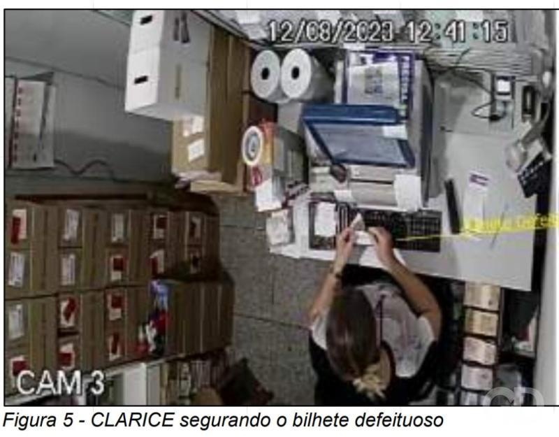 Imagens mostram funcionária retirando bilhete premiado de cofre em lotérica de Sinop
