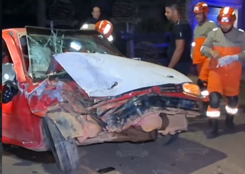 Mulher morre após carro bater na traseira de ônibus estacionado em Sinop