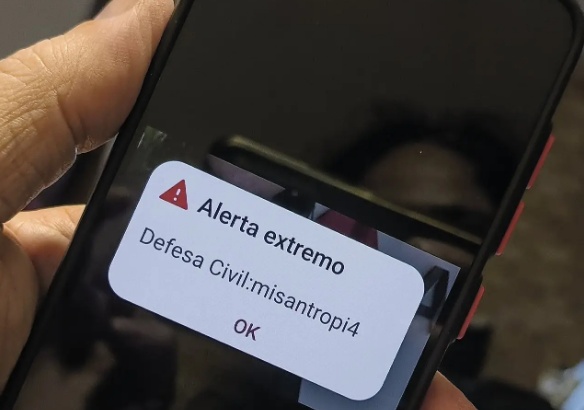 Hacker que enviou alerta de Defesa Civil aprendeu a mandar alarme falso em curso do governo